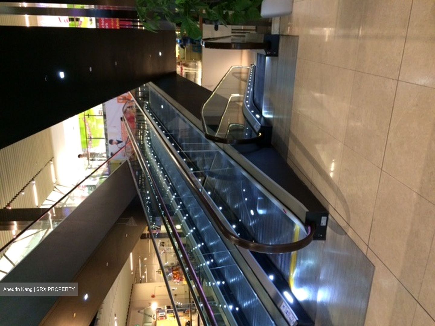Zhongshan Mall (D12), Office #581829471